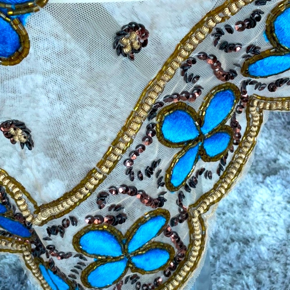 Beautiful new decorative table cover 40 inches sq rich embroidery tufted velvet